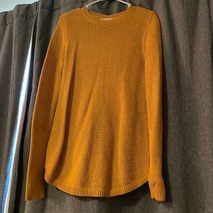 Knitted-like sweater with buttons